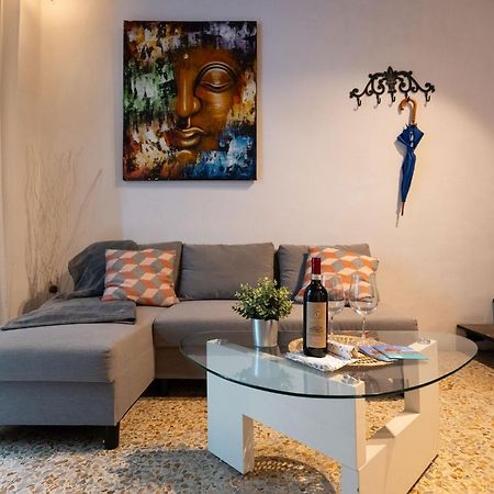 F1 - Santa Croce One Bedroom Apartment For Couples ฟลอเรนซ์ ภายนอก รูปภาพ