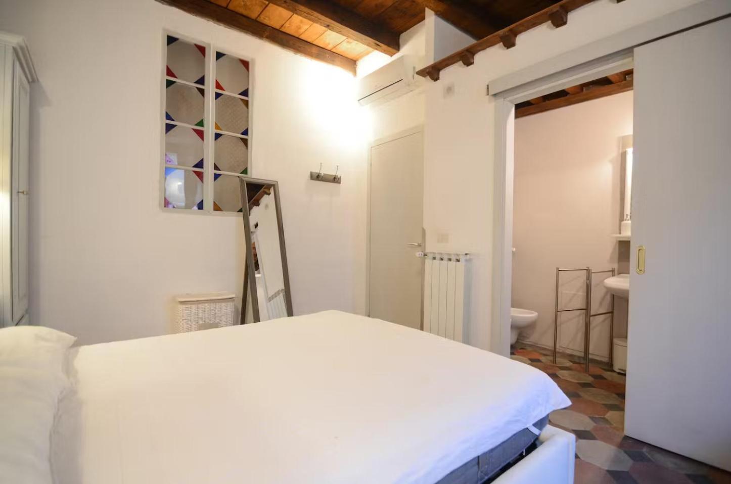 F1 - Santa Croce One Bedroom Apartment For Couples ฟลอเรนซ์ ภายนอก รูปภาพ