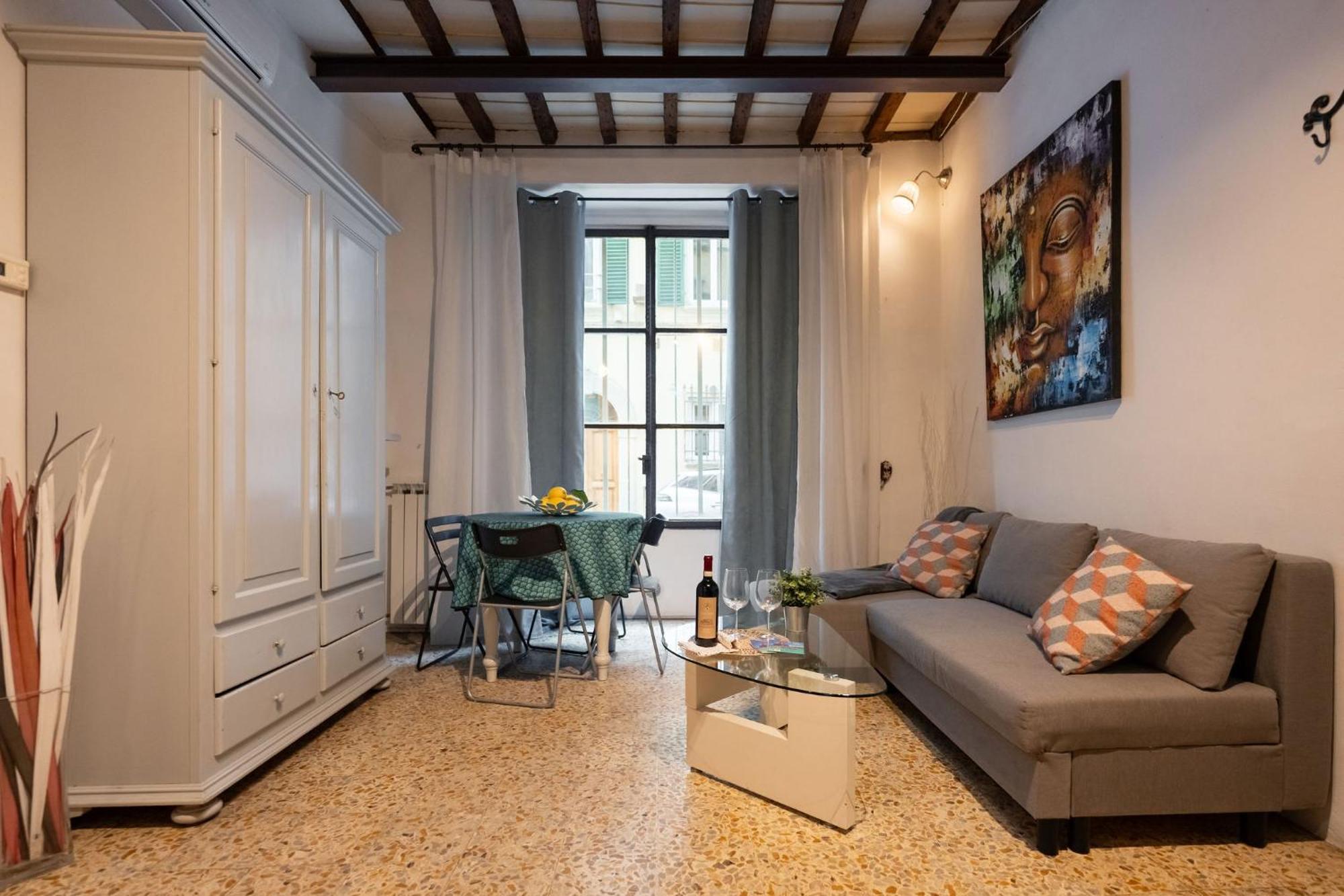 F1 - Santa Croce One Bedroom Apartment For Couples ฟลอเรนซ์ ภายนอก รูปภาพ